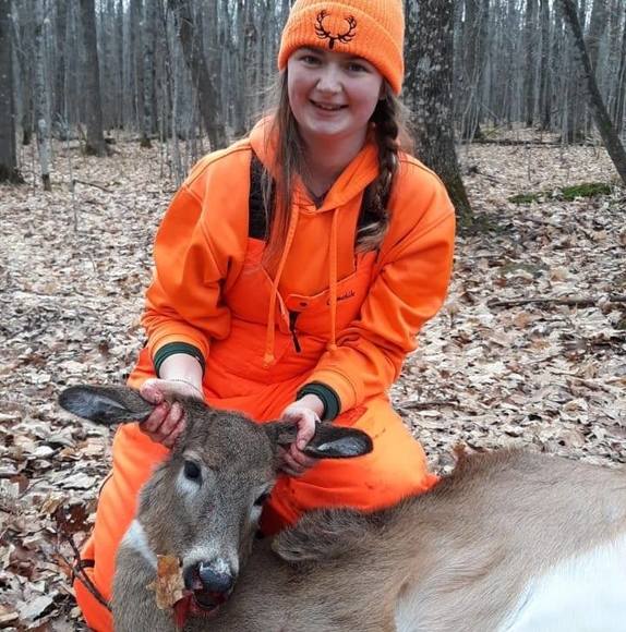 Profile Picture of Christine Bischoff (@christineb1997) on Poshmark