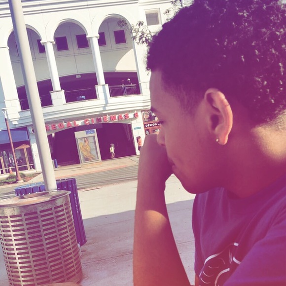 Profile Picture of Jefferson Francisco (@jeffersonf7) on Poshmark