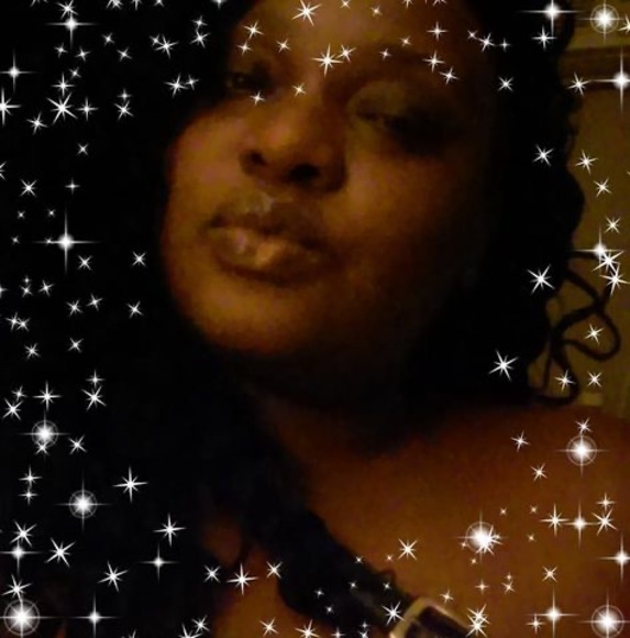 Profile Picture of Sparkle Johnson (@sparklejohns283) on Poshmark