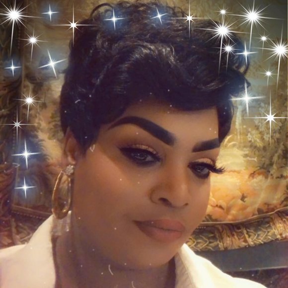 Profile Picture of Tanya Wade (@tanyawade39) on Poshmark