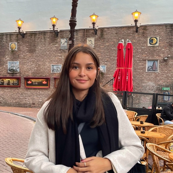 Profile Picture of Maddie Kvamme (@maddiekvamme) on Poshmark