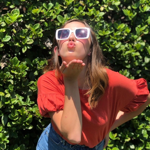 Profile Picture of Caroline Feucht (@carolinefeucht) on Poshmark