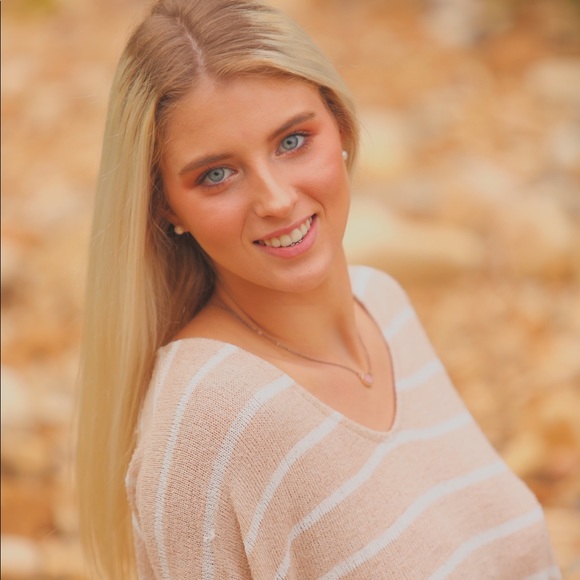 Profile Picture of Hailey jo Meeks (@haileymeeks22) on Poshmark