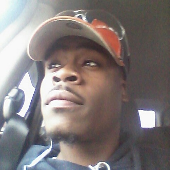Profile Picture of Jermaine Roberts (@jermainerobe539) on Poshmark