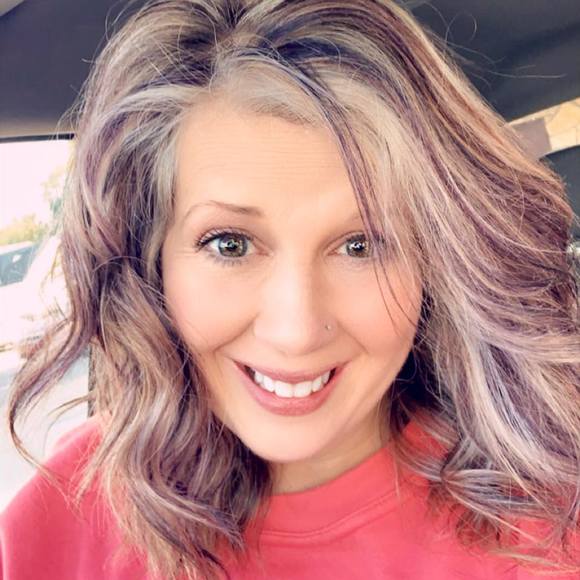 Profile Picture of Danielle Perry (@dnllmperry) on Poshmark