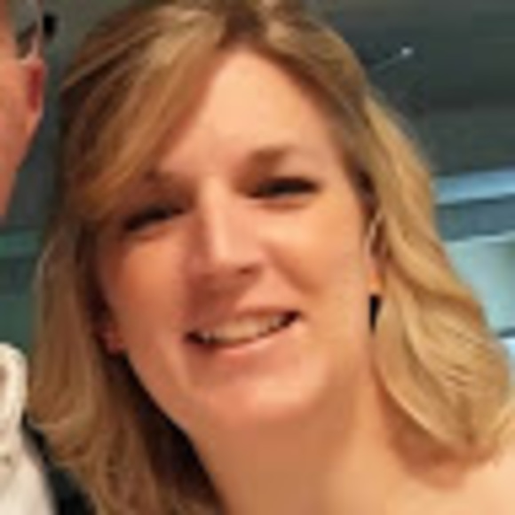 Profile Picture of Terri Prahl (@terriprahl) on Poshmark
