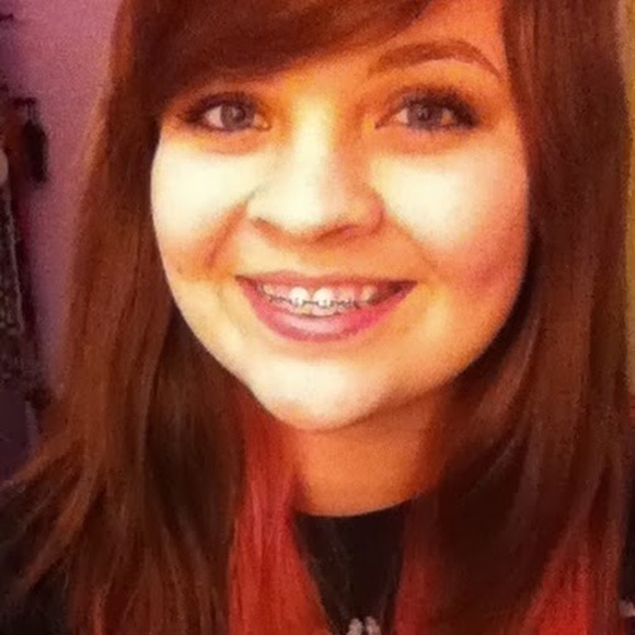 Profile Picture of Hailey Hauschildt (@haileyhg117) on Poshmark