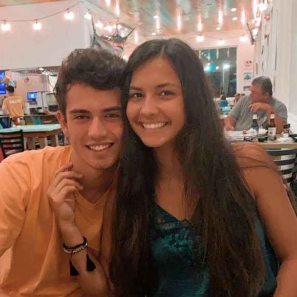 Profile Picture of Maci Ochoa (@maciochoa) on Poshmark