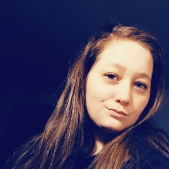 Profile Picture of Tasha Degenhardt (@lilgreen86) on Poshmark