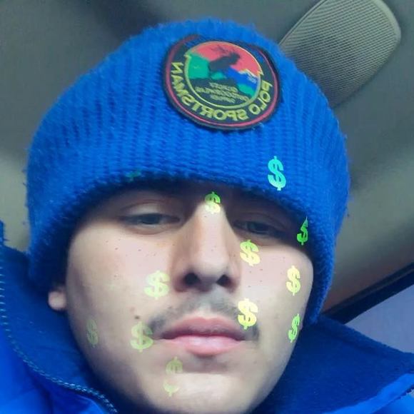 Profile Picture of Cesar Zarate (@cesarzarate) on Poshmark