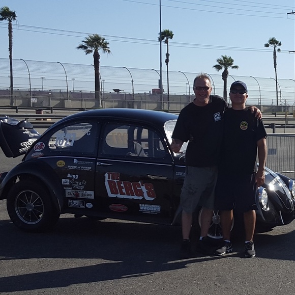 Profile Picture of Ray Munoz (@busboys65) on Poshmark