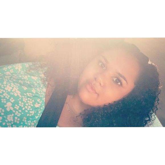 Profile Picture of Miranda Walker (@miranda612) on Poshmark
