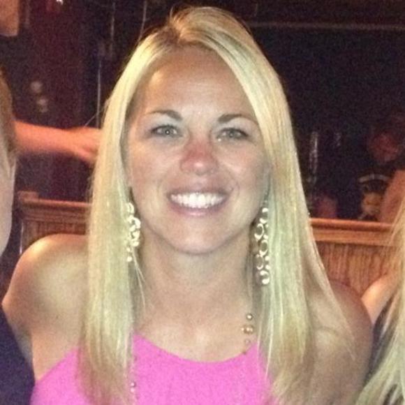 Profile Picture of Steph Gash (@slgash3) on Poshmark