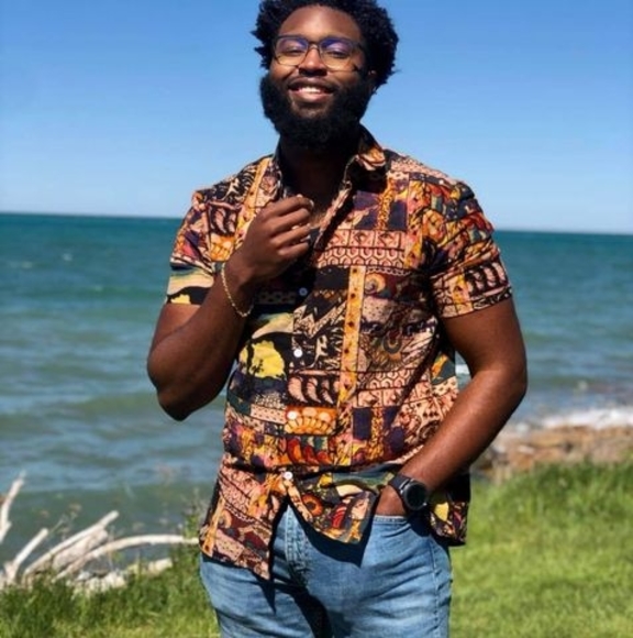 Profile Picture of Dominique Baldwin (@dnique56) on Poshmark