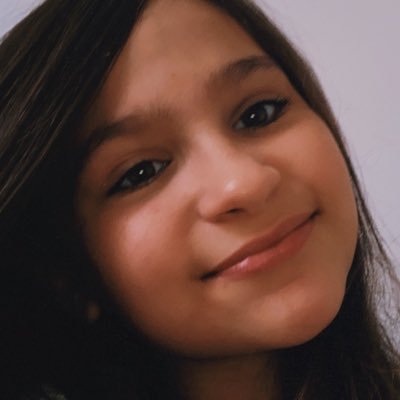 Profile Picture of Emily Bechakas (@EBechakas) on Twitter