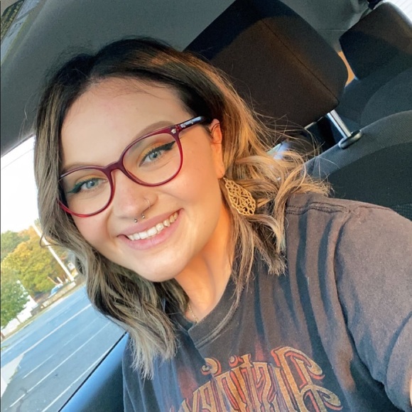 Profile Picture of Trilby Dawe (@trilbydawe5) on Poshmark