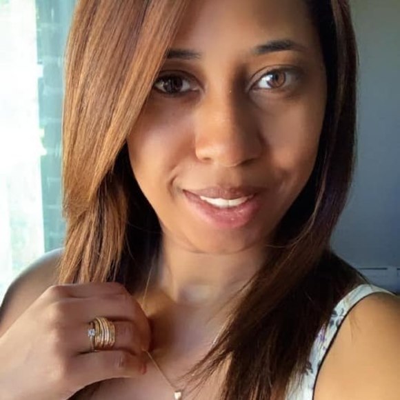 Profile Picture of Alessandra Marçal (@alessandrama216) on Poshmark