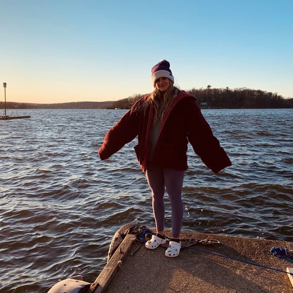 Profile Picture of Kelly Kasica (@kellykkkk) on Poshmark