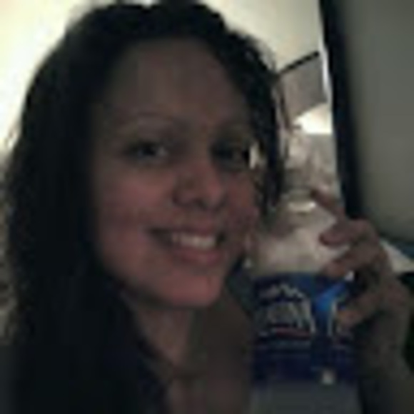 Profile Picture of Liz Apolito (@lizapolito75) on Poshmark