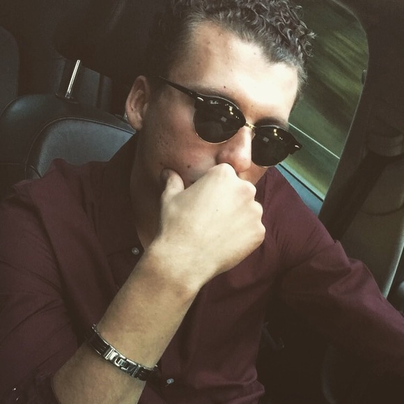 Profile Picture of John Lucaj (@johnlucaj94) on Poshmark