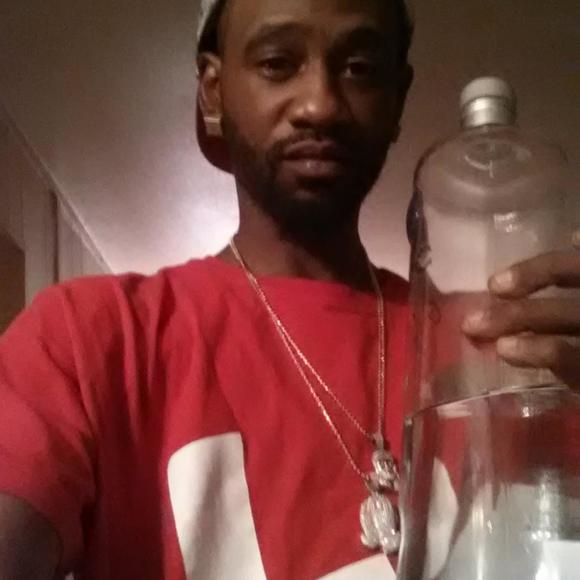 Profile Picture of Marcus Bell (@marcusjb30) on Poshmark