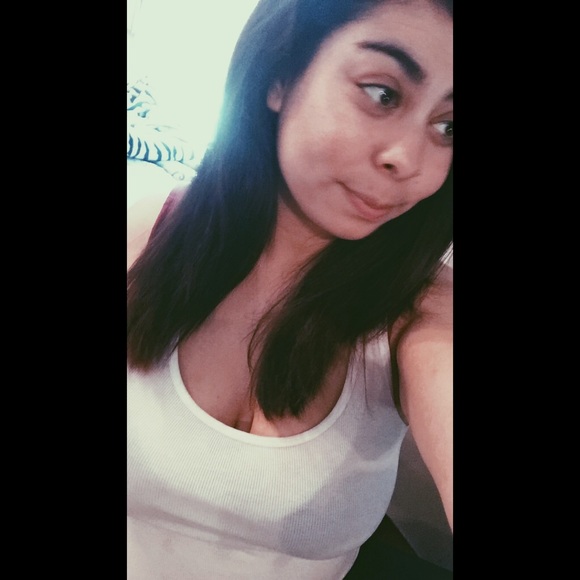 Profile Picture of Franzine Carrillo (@jcarrill0760) on Poshmark