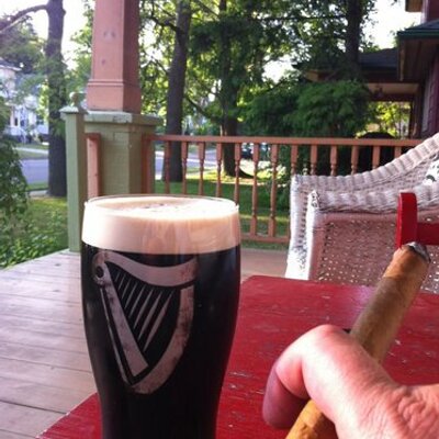 Profile Picture of Guinness Guy (@MikeHerriott) on Twitter
