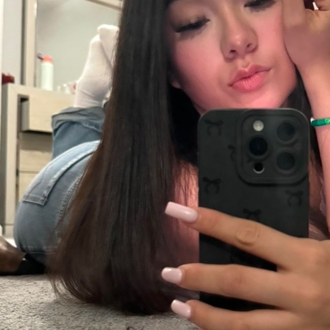 Profile Picture of mina 𐙚 (@myrna.r) on Tiktok