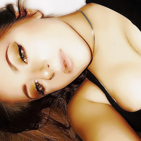 Profile Picture of Alexis Lugenbell (@alugenbell) on Poshmark