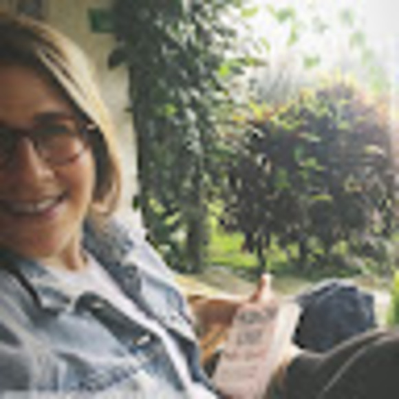 Profile Picture of Dana Droller (@danadroller) on Poshmark