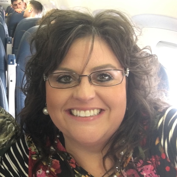 Profile Picture of Amanda Winkler (@mater101) on Poshmark