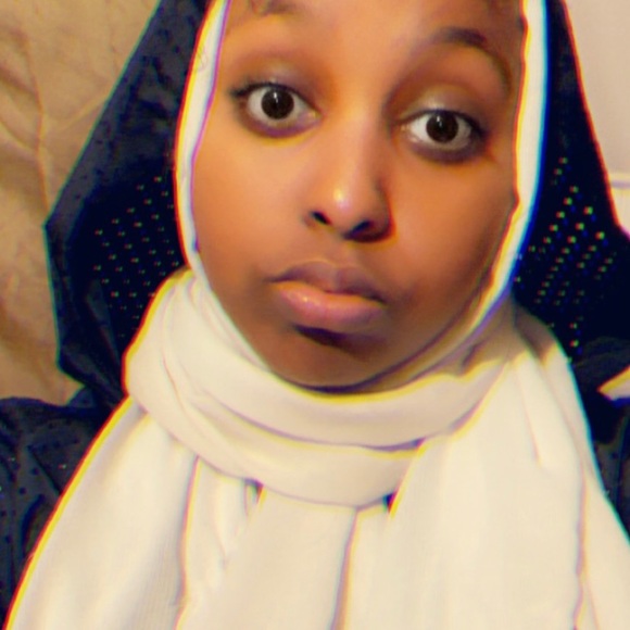 Safiya Eyow - Poshmark Profile Picture of Safiya Eyow (@khadijarulez12) on Poshmark