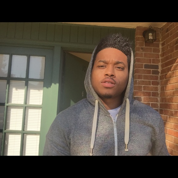 Profile Picture of Demetrice Humphrey (@demetricedh) on Poshmark