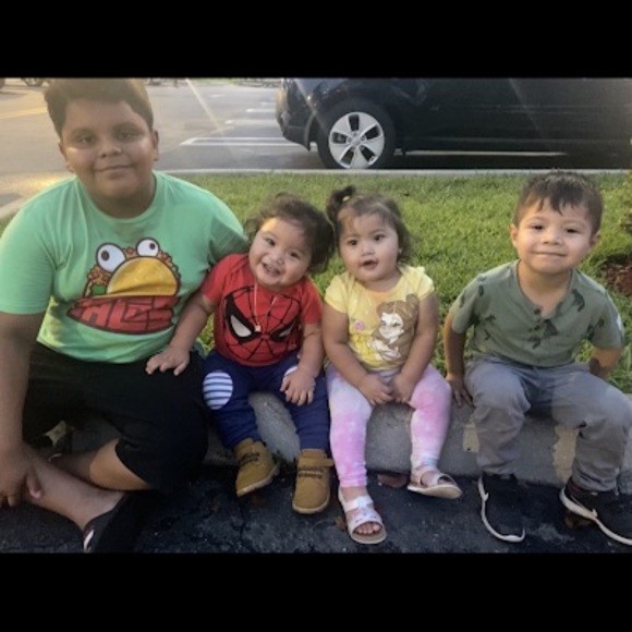 Amanda quevedo - Poshmark Profile Picture of Amanda quevedo (@quevedoamanda17) on Poshmark