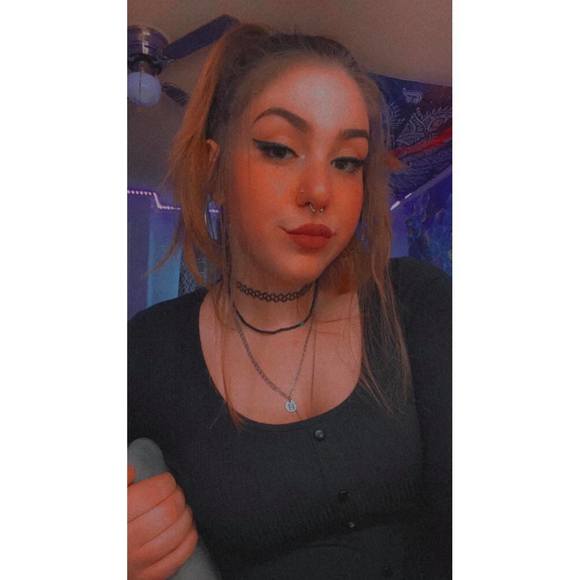 Profile Picture of Bailey Jackson (@baileyjackson59) on Poshmark