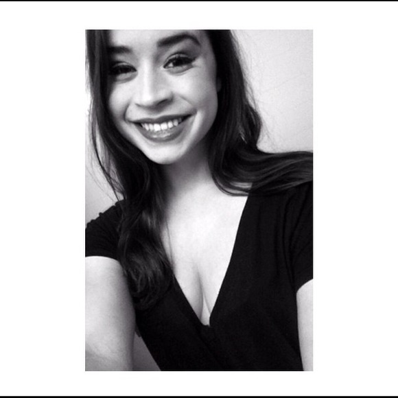 Profile Picture of Isabel Mckenzie (@isababe_) on Poshmark