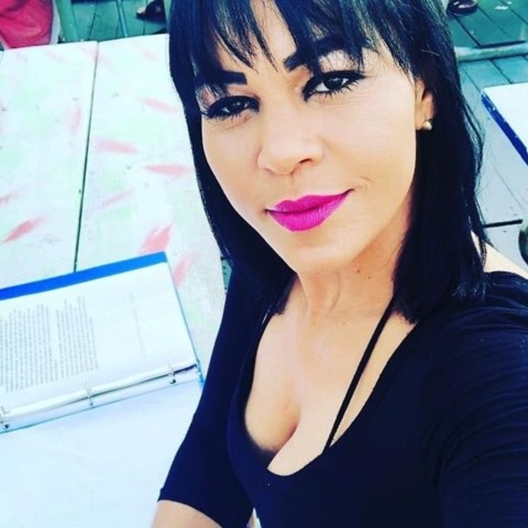 Profile Picture of Daniele Martins (@daniele_martins) on Poshmark