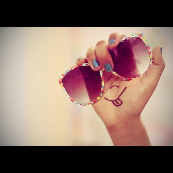 Profile Picture of Kaylie Nguyen (@queen0fbasics) on Poshmark