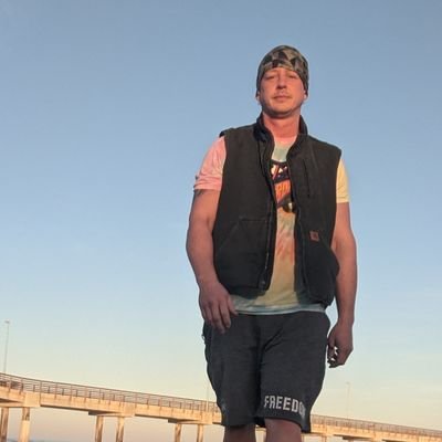 Profile Picture of TAYLER (@taylercates) on Twitter