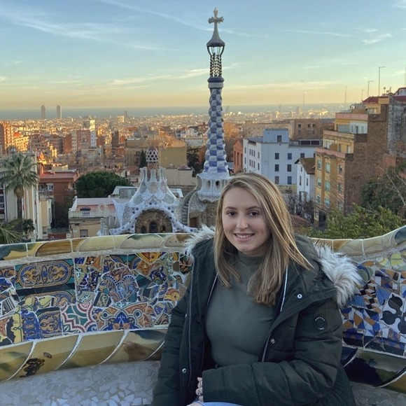 Profile Picture of Jess Ruoff (@newyorkfinds_) on Poshmark