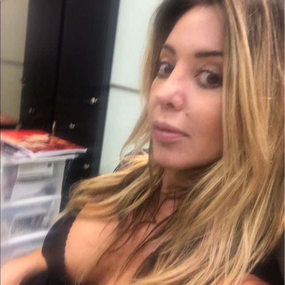 Profile Picture of Simone Okun (@simone2018) on Poshmark
