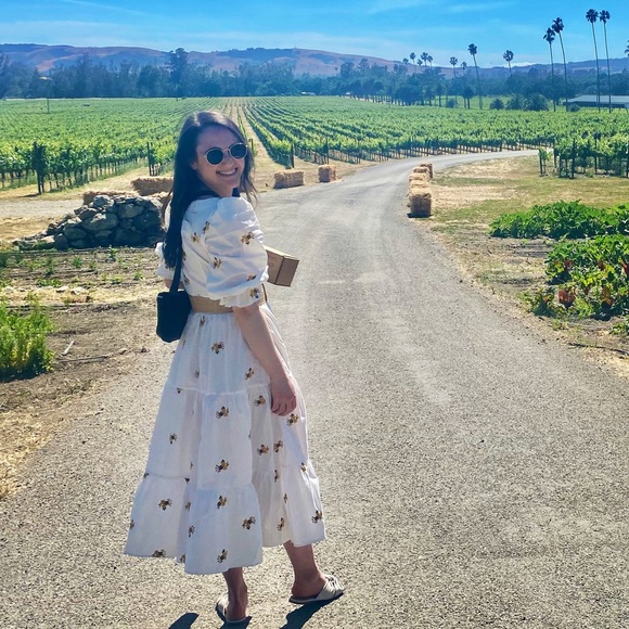 Profile Picture of Jenna Levy (@jrlevy12) on Poshmark