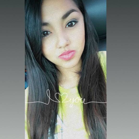 Profile Picture of Yvonne Carrillo (@yvonne_20_) on Poshmark