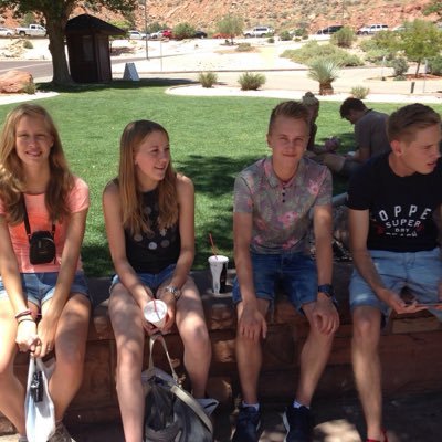 Profile Picture of Laura Schelling (@LauraLs270) on Twitter