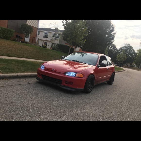 Profile Picture of Joey Fredericks (@jyfred) on Poshmark