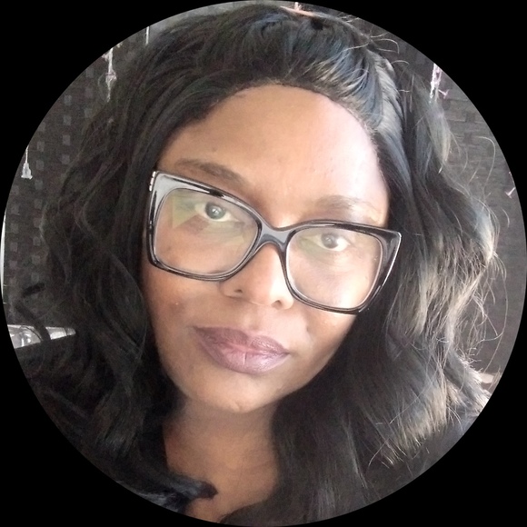 Profile Picture of Lori Whitaker (@loriwhitaker1) on Poshmark