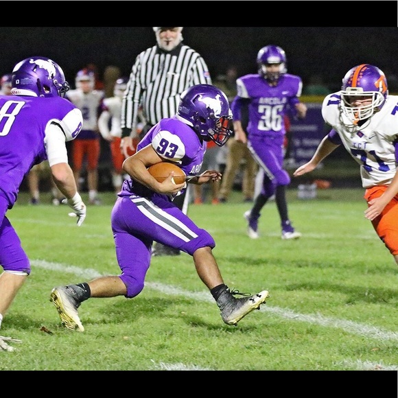 Tony Lozano - Poshmark Profile Picture of Tony Lozano (@tonylozano890) on Poshmark