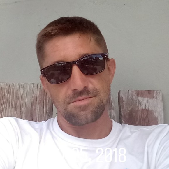 Profile Picture of Jerry Cronon (@jerrycronon) on Poshmark