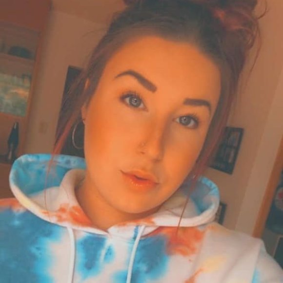 Profile Picture of Shaylea Locken (@shaylealocken) on Poshmark
