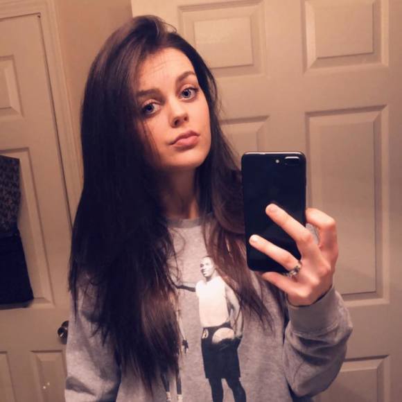 Profile Picture of Kelsey Bechstein (@kmbechstein95) on Poshmark